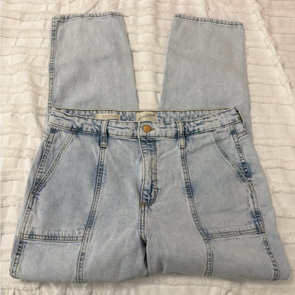 Universal Thread Light Wash Straight Leg Jeans